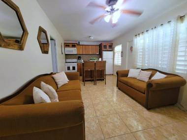 Beachaccess 2 bdr WiFi Hammock Kitchen The Reef 1