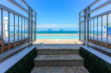 San Juan Water & Beach Club Hotel