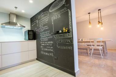 OCEAN VIEW DELUXE SUITE: PVT. BEACH & POOL