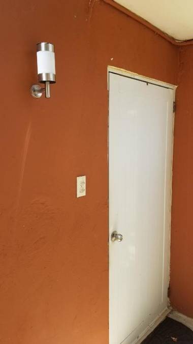 Aché Tropical Studio@white-Red