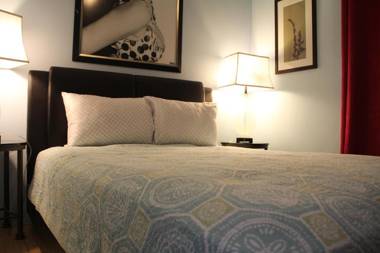 Walking Distance to Food Truck Park Restaurant Viby Nightlife- Studio