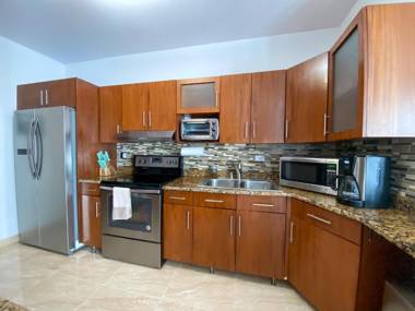 Private Oasis with Jacuzzi and Cabana Pet Friendly