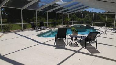 Close to Downtown Inverness spacious and next to bike trail