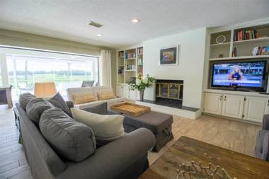 Beautiful Lakeview home