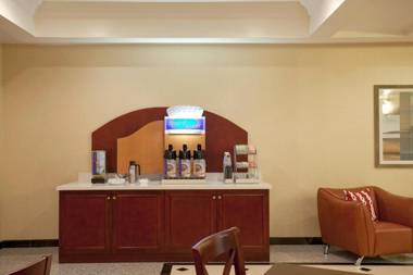 Holiday Inn Express Hotel & Suites Los Angeles Airport Hawthorne an IHG Hotel