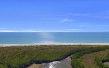 South Seas Tower 4 702