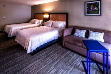 Hampton Inn & Suites Staten Island