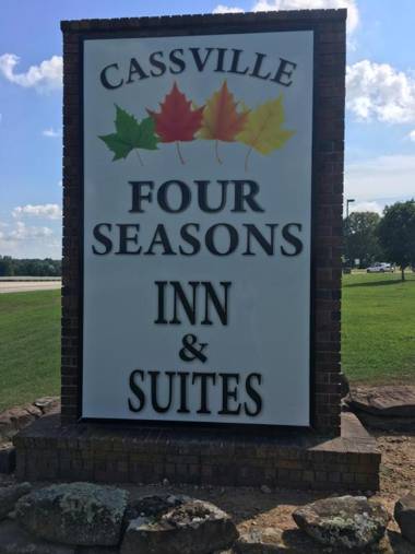 Cassville Four Seasons Inn & Suites