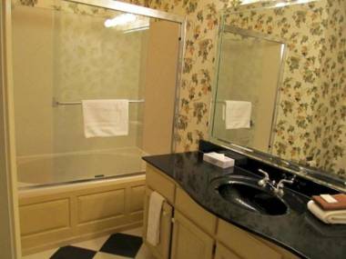 Stonebridge Village Condominiums