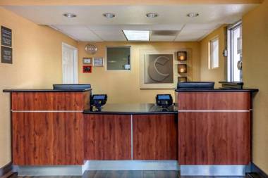 Comfort Inn & Suites Near Universal - North Hollywood – Burbank