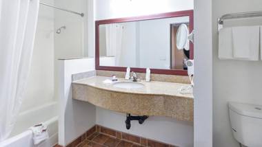 Hollywood Inn Express South