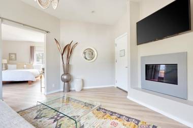 Sonder Beverly Terrace