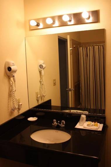 Garden Suite Hotel and Resort