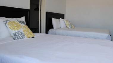 Hometel Suites Hotel