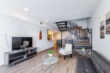 Heaven on Hollywood Furnished Apartments