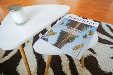 Cozy Hollywood Get Away