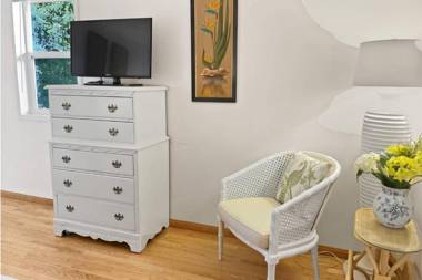 Secret Stairs Apt Hollywood Hills