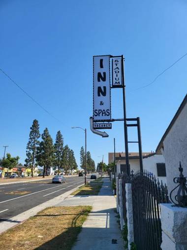 Stadium Inn & Spas