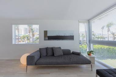 Beach Haus Key Biscayne Contemporary Apartments