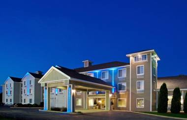 Holiday Inn Express & Suites New Buffalo MI an IHG Hotel