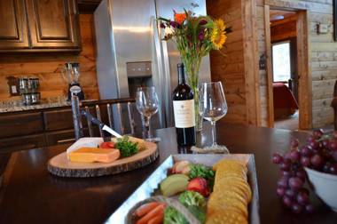 Big Trout Wood Cabin HotTub Grill Game Room Loft