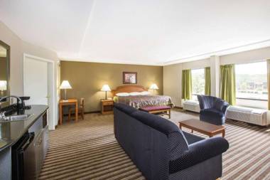 Super 8 by Wyndham Oxford