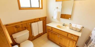 Twin Peaks Guest Ranch