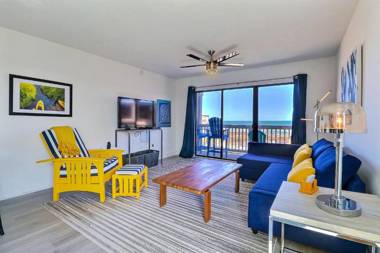 C323C - Betty`s Oceanside