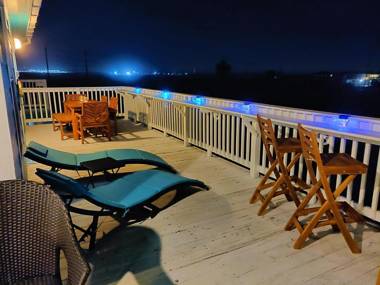 Sunset Sanctuary - Adorable Beach Bungalow with Gorgeous Gulf Views!