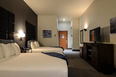 Wood River Inn & Suite