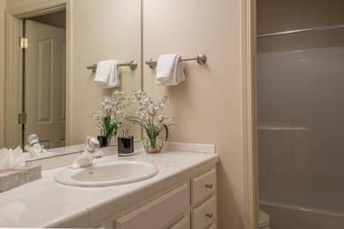 Yeager Private Home with Room For the Whole Family and Elkhorn Amenities