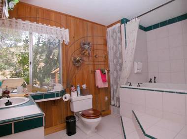 Wikiup Hummingbird Hotel