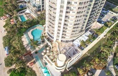 DoubleTree by Hilton Ocean Point Resort - North Miami Beach