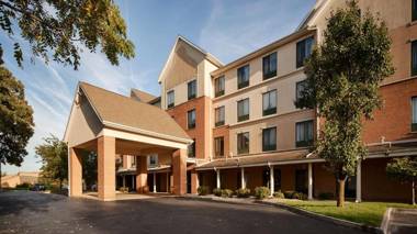 Best Western Plus Kalamazoo Suites