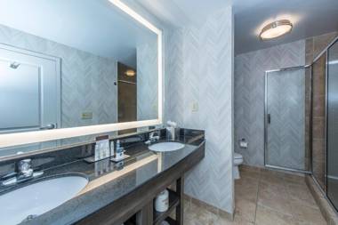 DoubleTree by Hilton North Charleston - Convention Center