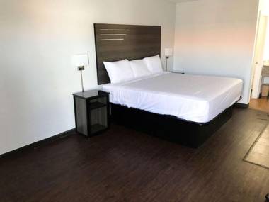 Suburban Extended Stay Hotel North Charleston I-526