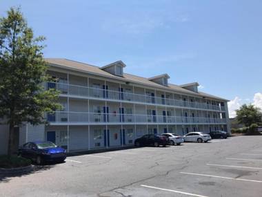 InTown Suites Extended Stay Charleston SC - Rivers Ave