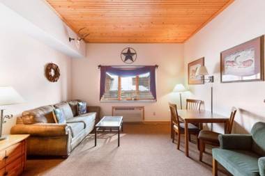 Studio Colorado Vacation Rental Located in River Run Village with Hot Tub and Pool Access