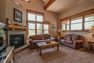 Trappers Crossing 8753