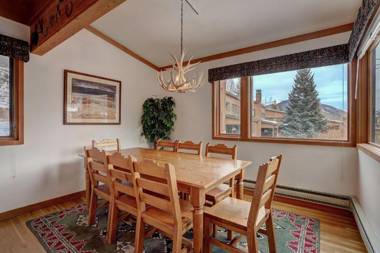 Tennis Townhomes 1326