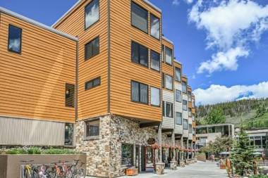 EWJP Edgewater Studio 1 Bath Lakeside Keystone