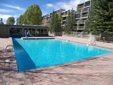 EWJP Edgewater Studio 1 Bath Lakeside Keystone