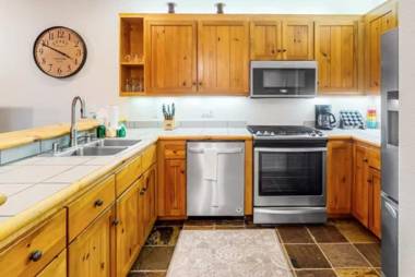 4 Bedroom Townhome in East Keystone Along Shuttle Route to River Run Village