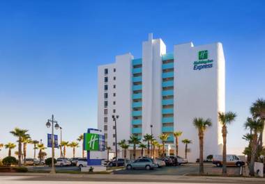 Holiday Inn Express & Suites Oceanfront Daytona Beach Shores an IHG Hotel