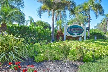 Jamaica Royal Beachfront by Beachside Management