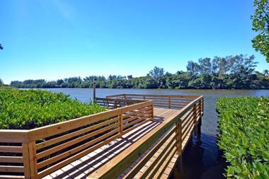 Siesta Heron Suites & Villas