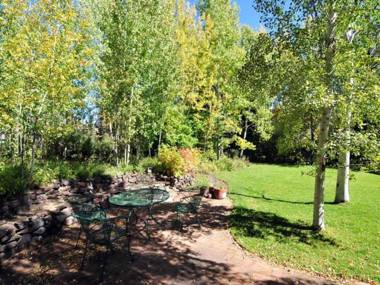 Saddle Rd Home - Private Home with a Great Yard and Sun Valley Resort Amenities