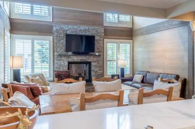 Dollar Meadows Condo 1368 - Sunny with Access to Sun Valley Resort Pool