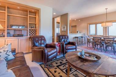 Wildflower Condo 615 - Spectacular Bald Mountain Views and Sun Valley Pool