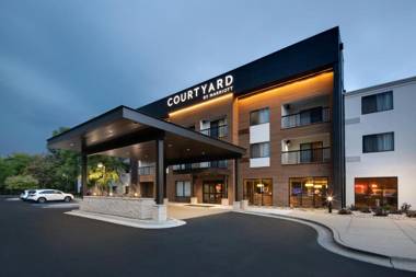 Courtyard Grand Rapids Airport